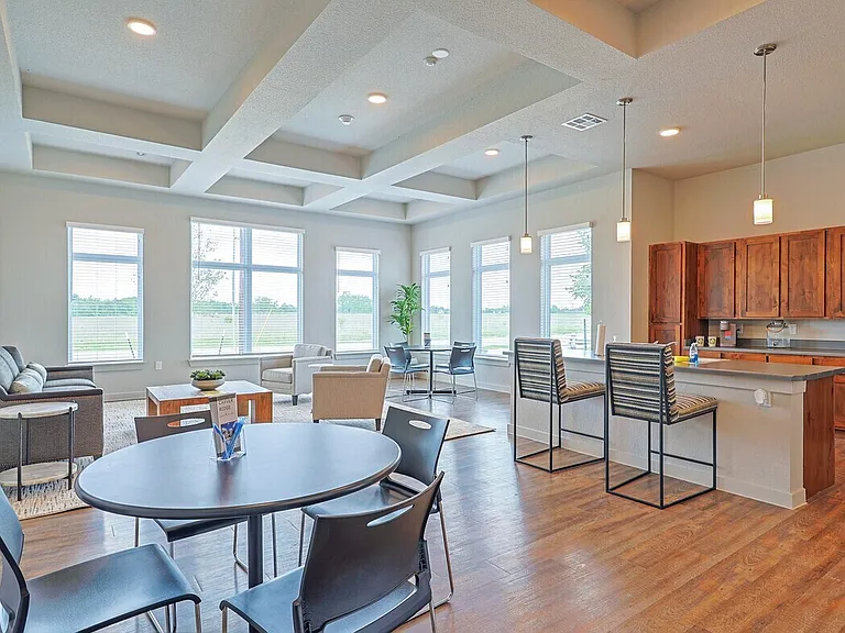 Carver Ridge Apartments — Photo 10