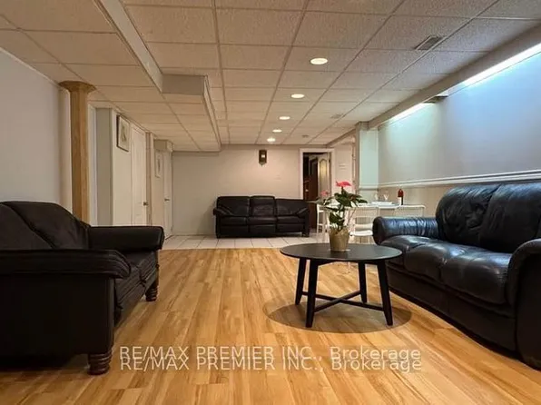 3551 Burningelm Cres, Mississauga, ON L4Y 3L2