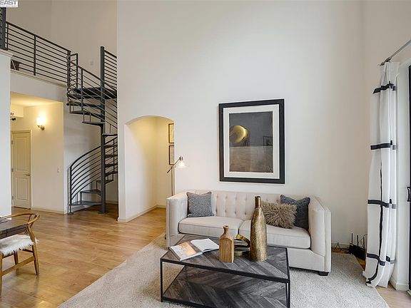 4th image of 10745 N De Anza Blvd Unit 323