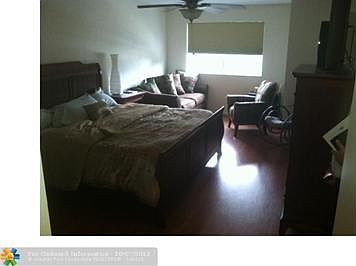 5th image of 9020 NW 38th Dr