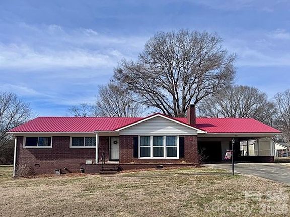 2nd image of 108 Robin Ln
