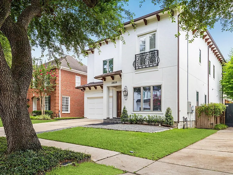 2809 Georgetown St — Photo 4