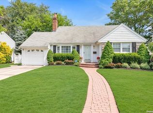 397 Laurel Rd, Rockville Centre, NY 11570