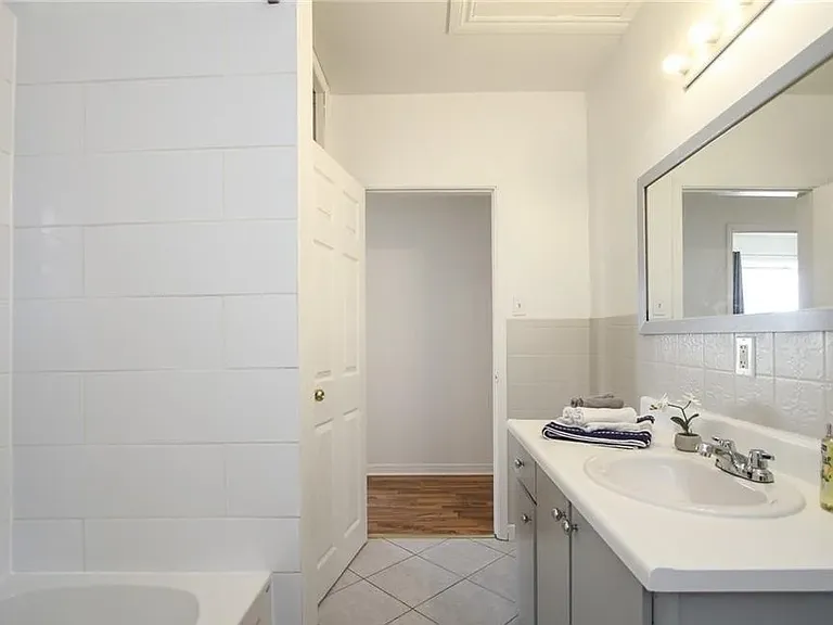 366 Bessie Ave — Photo 10