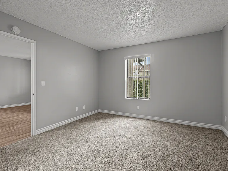La Sierra Apartments — Photo 45