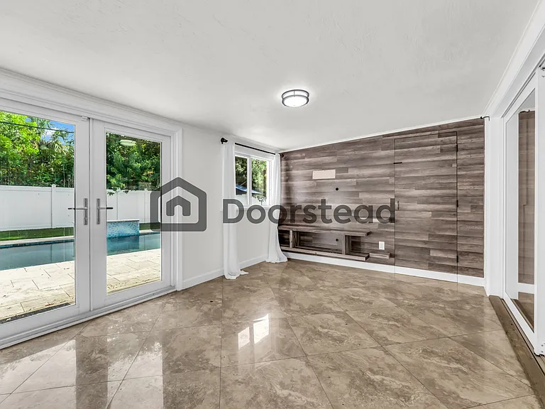 1837 NE 48th Ct — Photo 12