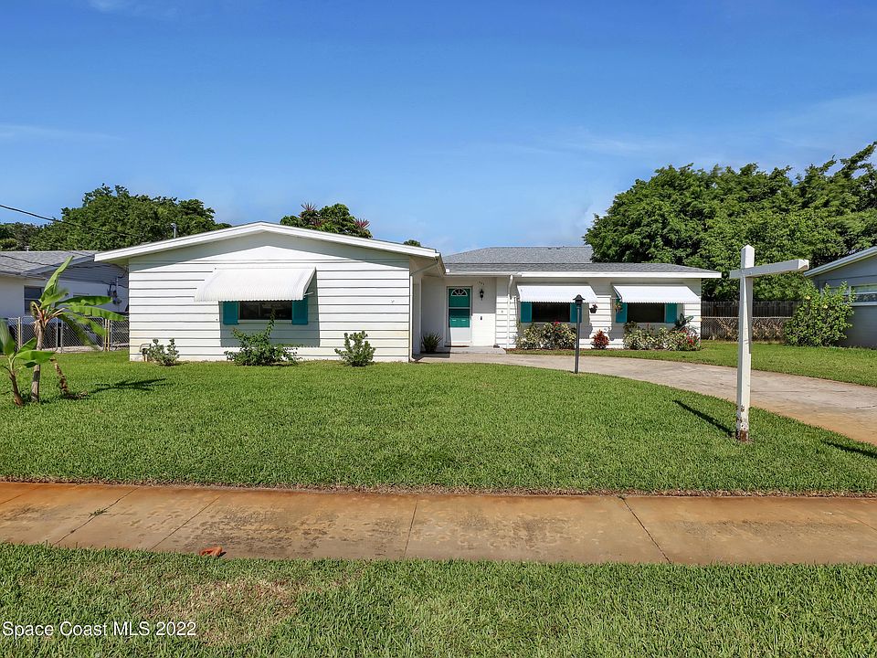 1st image of 995 Casa Blanca Dr