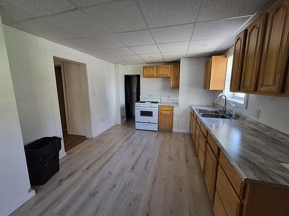 4th image of 311 Elk St