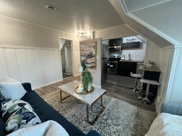 1084 Van Dyke St #301, Detroit, MI 48214