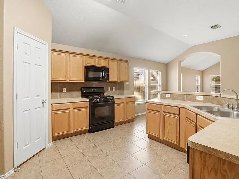 9618 Red Rugosa Dr — Photo 6