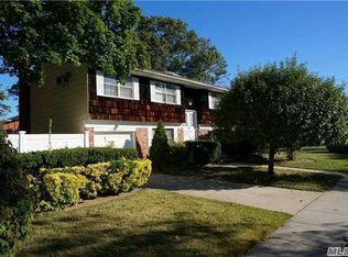 1899 State St, Merrick, NY 11566