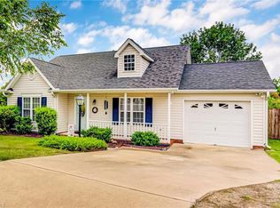 826 Eli Moore Ct, High Point, NC 27265