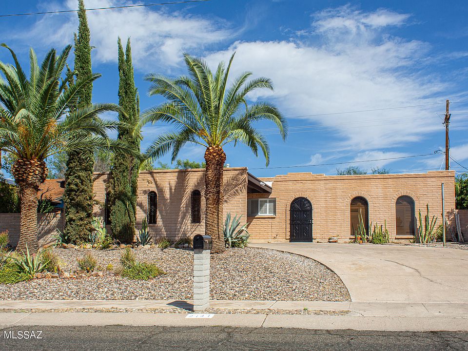 1st image of 2141 S Palm Springs Dr