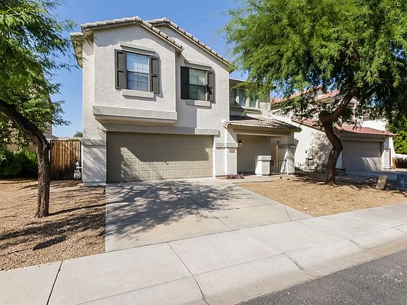 2nd image of 2738 E Catalina Ave