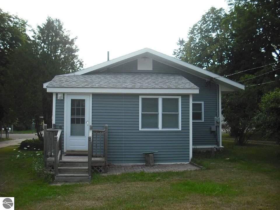 8700 S Maple City Rd, Maple City, MI 49664 Zillow