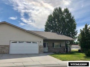 407 Wagon Cir, Riverton, WY 82501