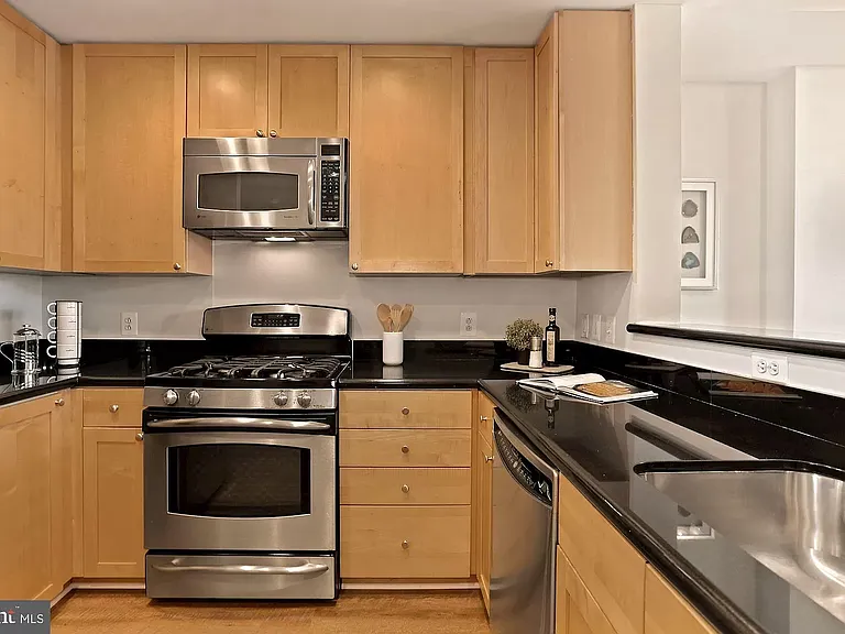 3650 S Glebe Rd #647 — Photo 3