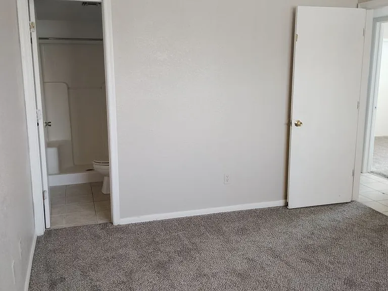 Mammoth Apartments — Photo 19