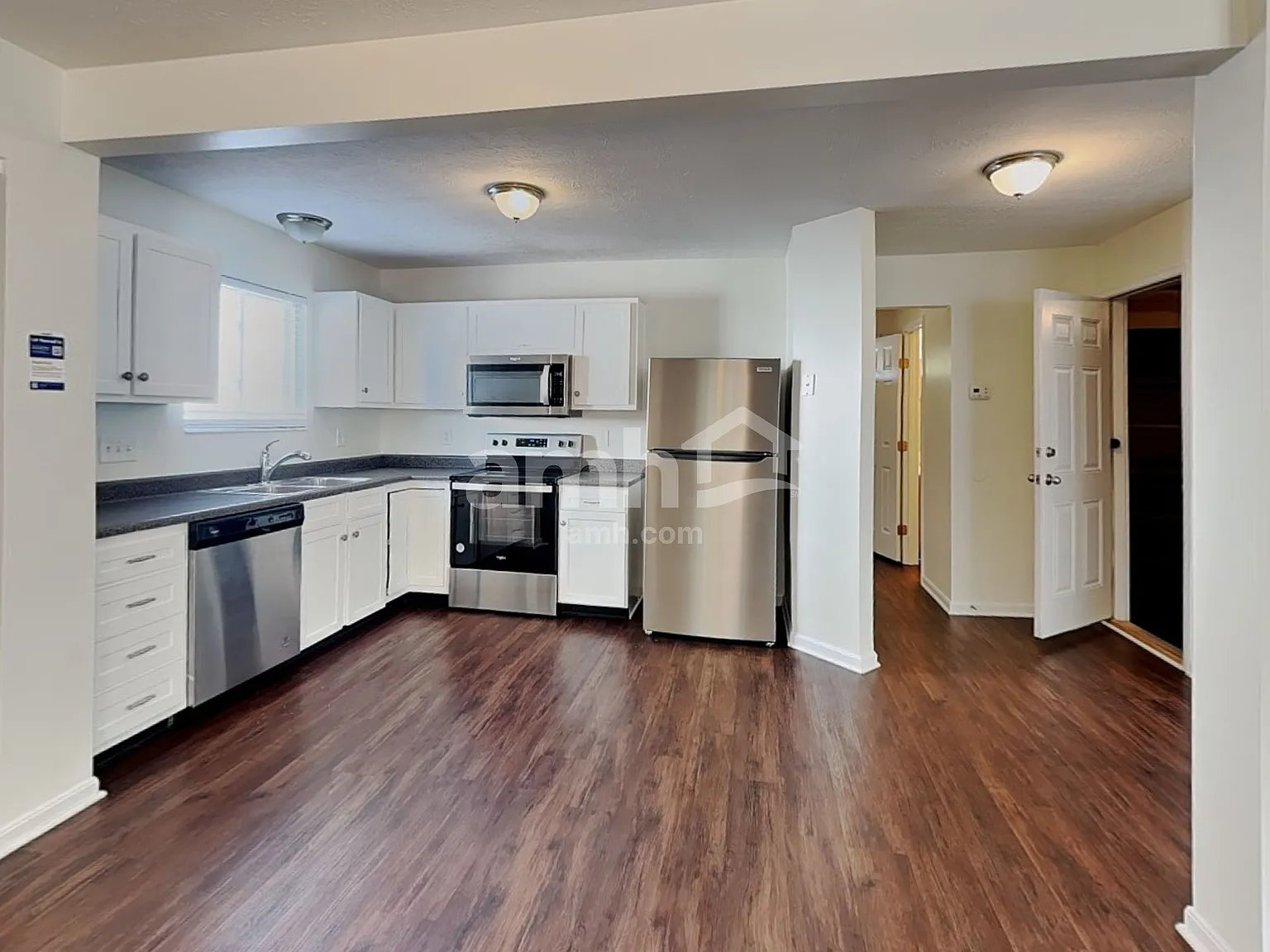 3 bed, 2.5 bath, 1554 sqft, $2,250 — Photo 3