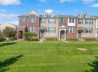 44613 Ellery Ln, Novi, MI 48377