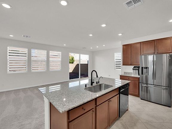 3rd image of 8751 Oak Lawn St