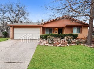 311 Franklin Dr, Euless, TX 76040