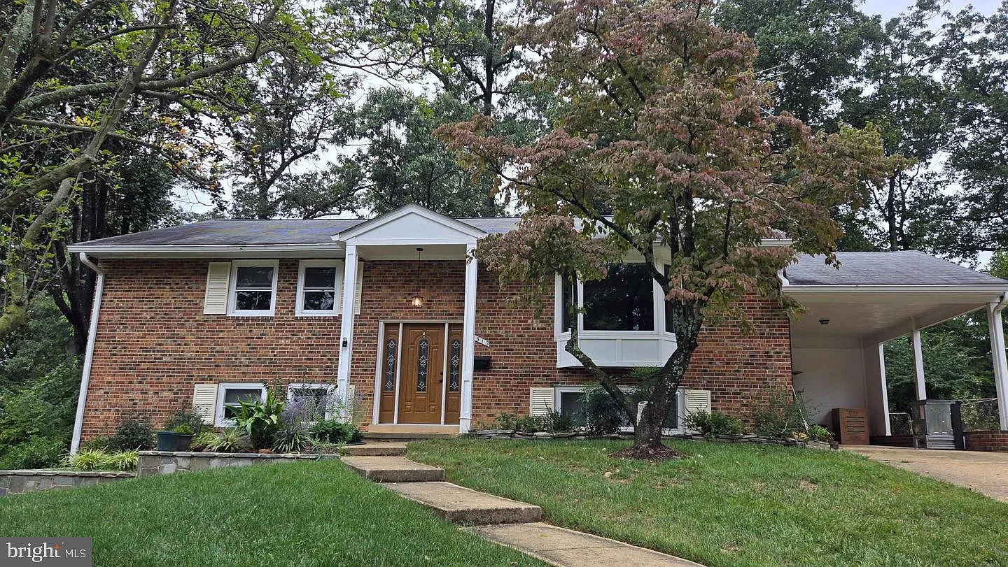 5 bed, 3.0 bath, 2332 sqft, $4,000 — Photo 1