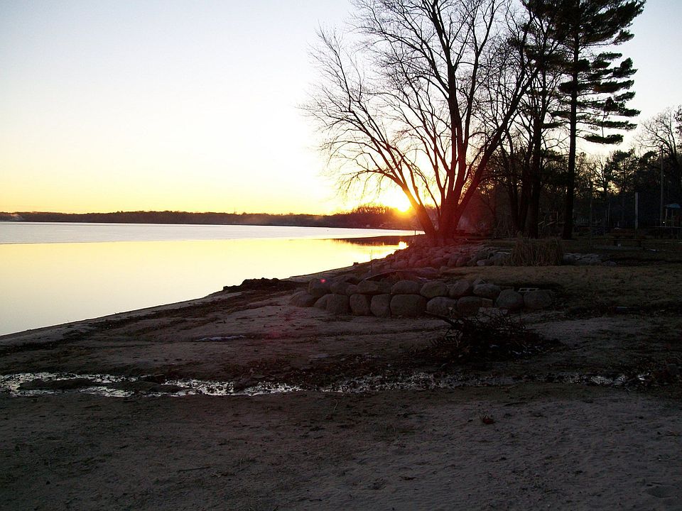 1st image of W9497 Lake Dr