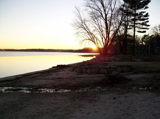 W9497 Lake Dr, Edgerton, WI 53534