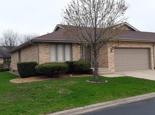 827 Winter Park Dr, New Lenox, IL 60451