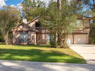 9 S Brook Pebble Ct, The Woodlands, TX 77380