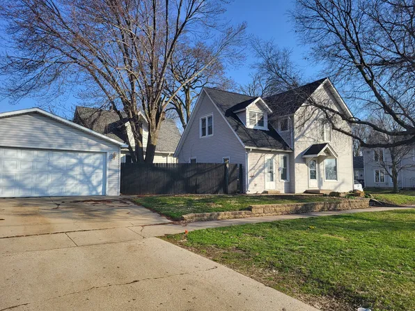 401 W Everett St, Dixon, IL 61021