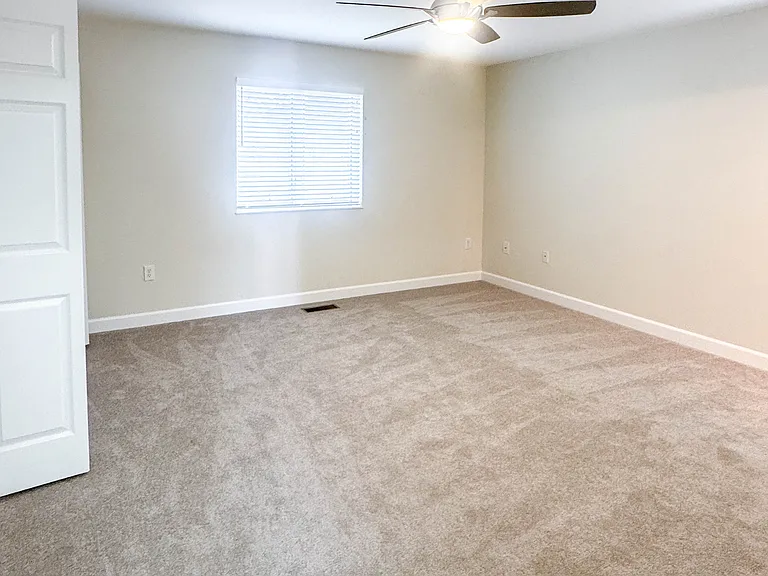 990 Hope Dr — Photo 10