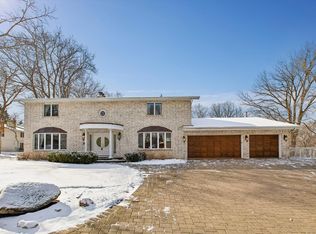 205 Hillcrest Ct, Burnsville, MN 55337