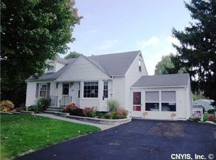 201 Stonehedge Rd, Camillus, NY 13031