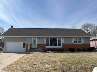 722 Maple Ln, Clarion, IA 50525