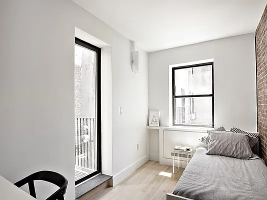 Sold by Sotheby's International Realty | media 27