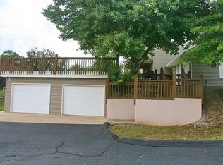 27 Fall Creek Dr APT 1, Branson, MO 65616