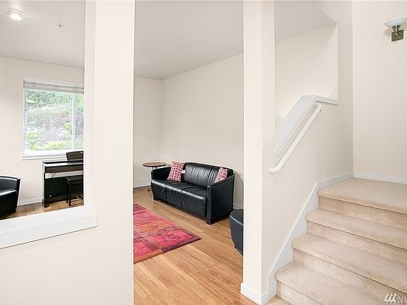 4th image of 21279 SE 42nd Ln #21279
