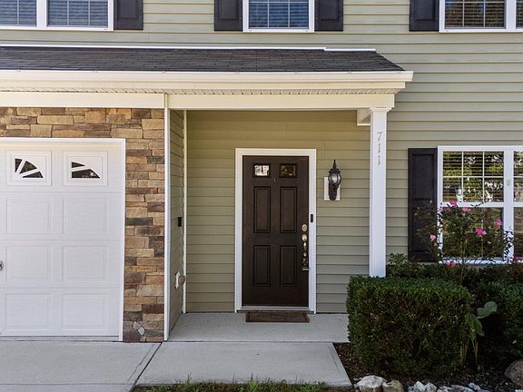 3rd image of 711 Woodside Park Ln