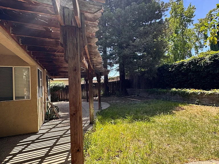180 Cedar Mountain Dr — Photo 3