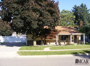 957 Woodville Ave, Monroe, MI 48161