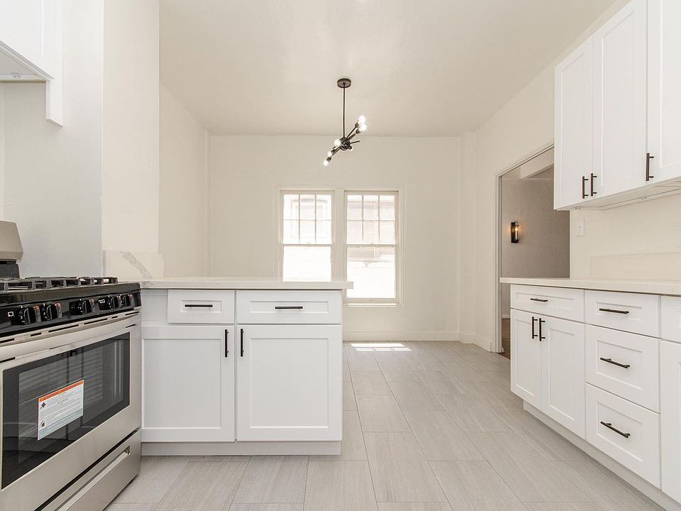 1st image of 848 S Oxford Ave #502