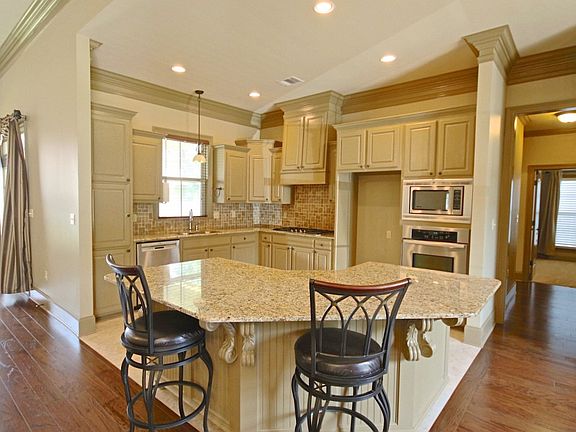 3rd image of 15194 Murano Ave