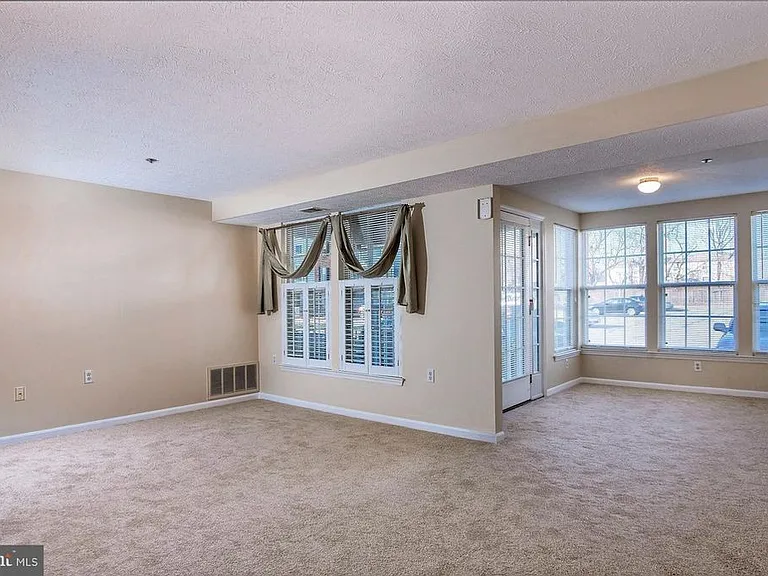 611 Himes Ave #104 — Photo 7