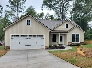 301 Wood St, Central, SC 29630