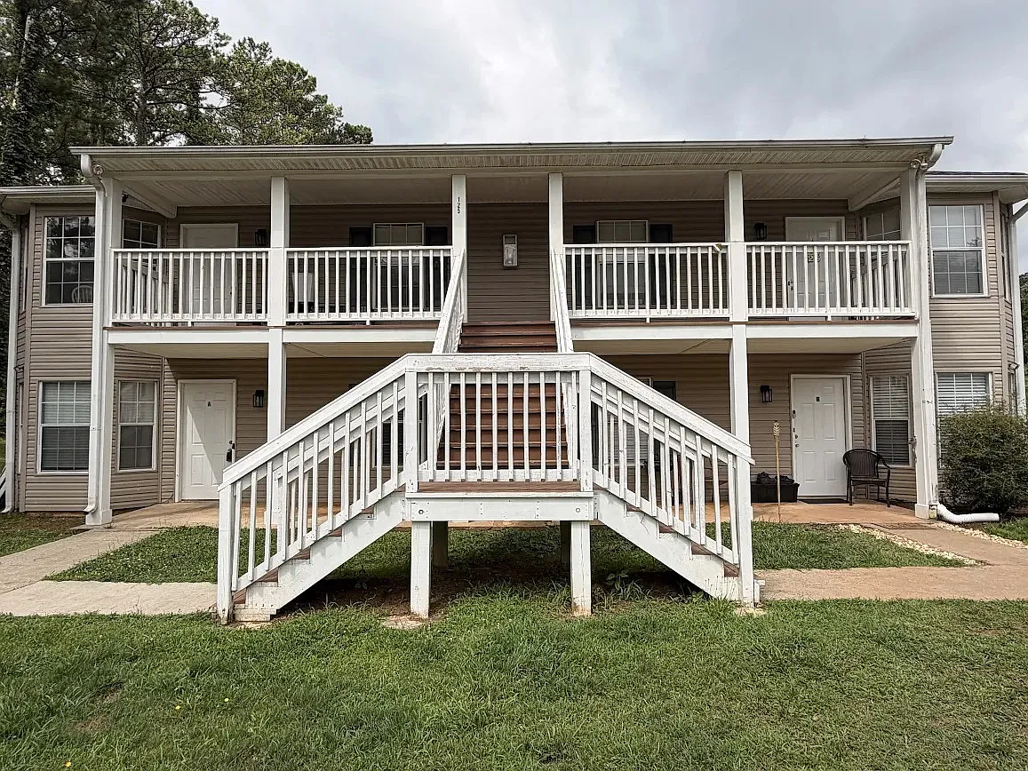 2 bed, 1076 sqft, $1,150 — Photo 2