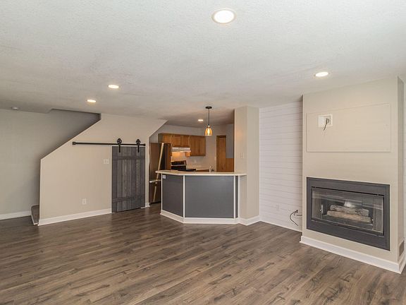 Bright Living room and fireplace