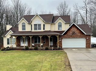 6898 Minnick Rd, Lockport, NY 14094