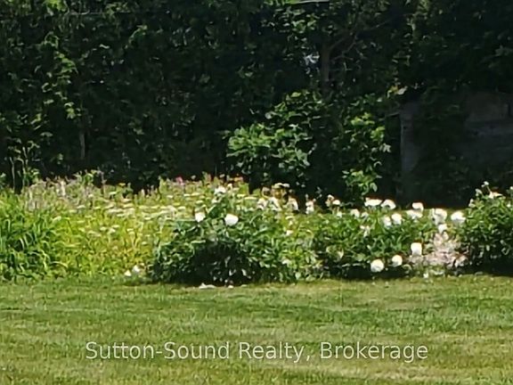 3rd image of 863 5th Ave W